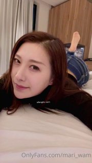 熟女阿姨 快插逼里真的很痒啊 好舒服啊 啊啊大鸡吧插逼逼里 真的有这么爽吗 这水太多喷不完 叫声太魔性像哀嚎